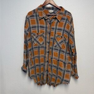 Oli & Hali Distressed Plaid Flannel Shirt Medium Raw Hem Boho Shacket